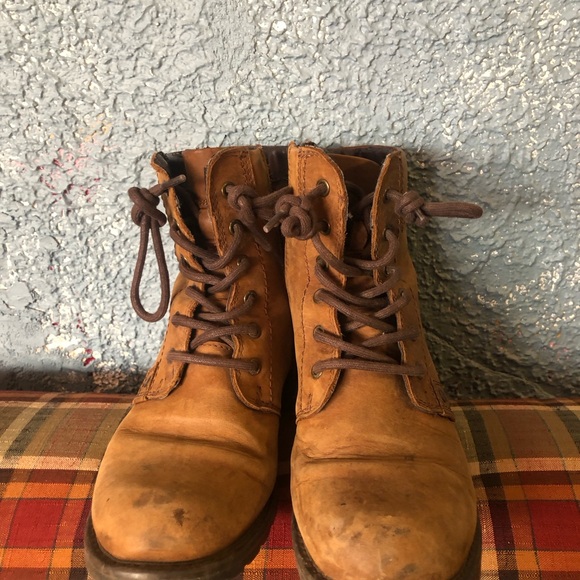 Clarks Brown Leather Ankle Boots - Picture 4 of 5